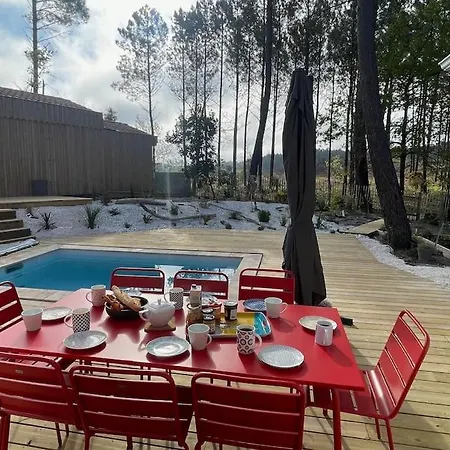 Les Pins, Terrasse, Piscine Et Jardin Clot, Vue Foret *